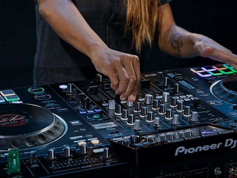 Bàn DJ XDJ-XZ Pioneer chính hãng